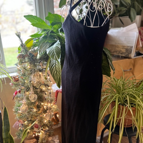 Old Navy black maxi dress - Picture 3 of 5